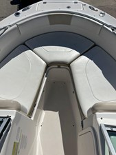 2014 Robalo R227 Dual Console 5 