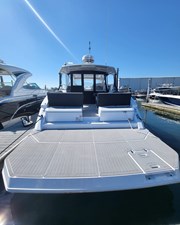 Cruisers Yachts 39 Express Coupe 9 9