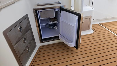 2019 Sailfish 325 DC 45 