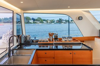 MOONWAVE 15 MOONWAVE, 2012 Gunboat 60: Galley 2