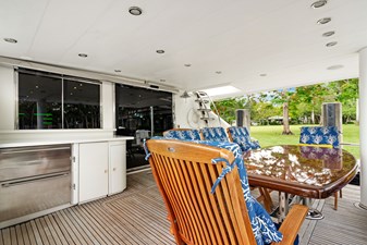 OSSUM DREAM 52 Aft Deck  