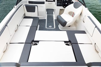 Bayliner VR4 15 