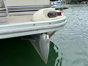 02 Bennington 257L Pontoon NLSQ 56 