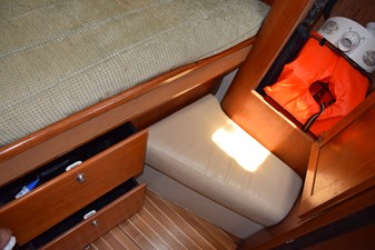 RAHITI 27 Drawers, Changing Seat, Hanging Locker