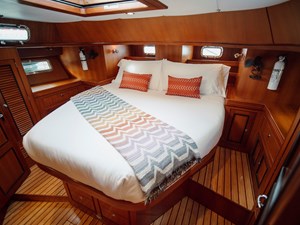 FREE RANGE 12 FREE RANGE 2008 Hylas 54, Owner's Cabin