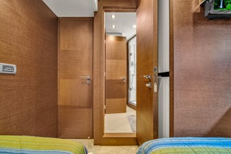 2015 Prestige 750 77 