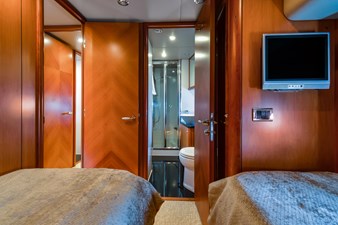 Her Way 41 48_2006 82ft Sunseeker Predator HER WAY