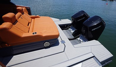 LAZY BLUM 4 Aft Lounge