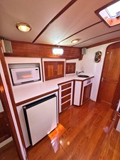 TARA JEANNE 24 TARA JEANNE, 2000 Morris Wolf Class 44: Galley