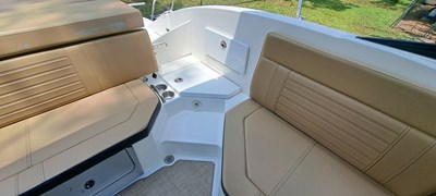 - 22 25_2019 23ft Sea Ray 230 SPX