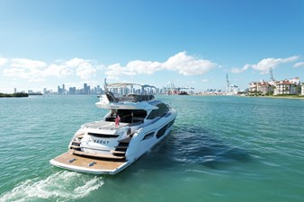 - 6 7_2023 75ft Sunseeker Sport Yacht
