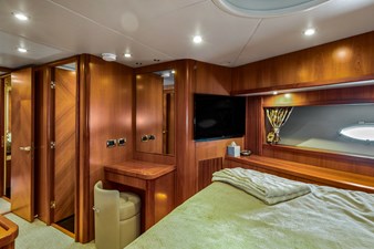 Her Way 36 43_2006 82ft Sunseeker Predator HER WAY