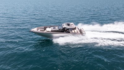 42 Auroris 1 2025 Cigarette 42 Auroris