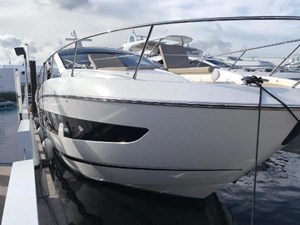 - 9 54-2019-Sunseeker-Predator-004