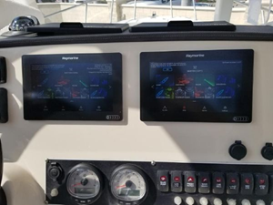2018 Boston Whaler Dauntless 240 7 8