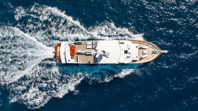 SERENITY 42 Overhead Profile