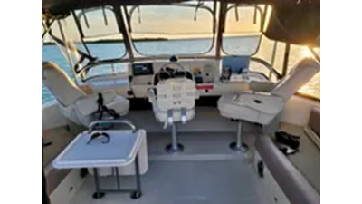 2009 Mainship 34 Trawler 82 