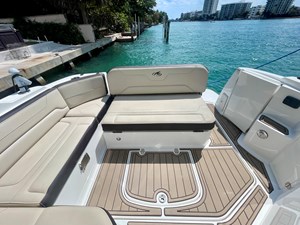 - 17 18_2016 33 Monterey 335 Sport Yacht