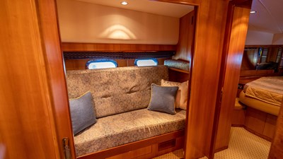 UNBRIDLED 49 DSC00543