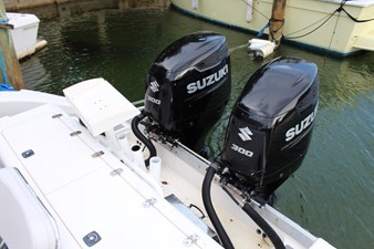 1998 Mako 333 Attack 15 