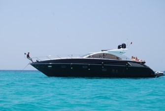 ESSENCE 77 78_2010 60ft Sunseeker Predator ESSENCE