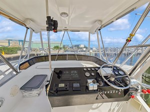 - 8 9_ 2001 38ft Mediterranean Convertible FRIDAYS 4 REEL 