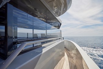 GODDESS OF THE MOON 5 yacht-goddess-of-the-moon-exterior-05