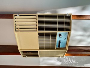 77 Sumerset 14 x 58 Aluminum Hull with Catwalks 34 