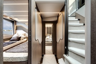 Yacht 41 Companionway