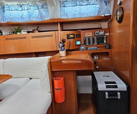 2005 Beneteau Cyclades 43 28 