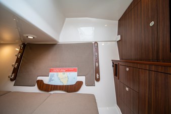 2019 Pursuit DC 325 Dual Console 45 