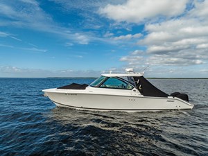 2019 Pursuit DC 325 Dual Console 9 