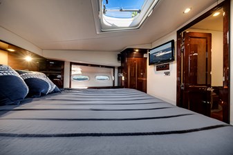 RECON ROYALE 40 TV in the VIP stateroom