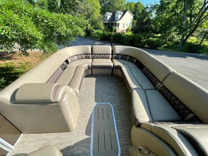 26' Bennington 26 LX 12 