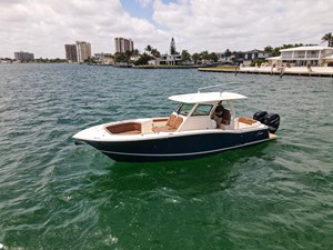 2022 Scout 330 LXF 4 