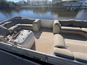 24' Berkshire 2019  STS 2.75  9 