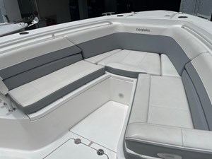 2018 Everglades 335 Center Console 27 