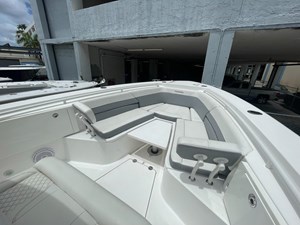 2018 Everglades 335 Center Console 31 