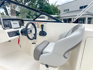 Bayliner DX2200 23 