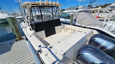 2016 Grady-White Express 330 12 