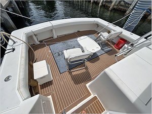 47' Viking 1999 Convertible 10 