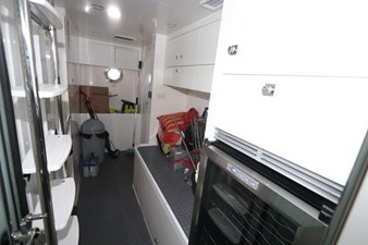 RIVIERA 2020 43 44_2020 60ft Riviera 6000 Sport Yacht