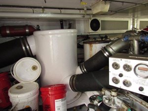 1990 Viking 52 Convertible Sportfish 25 26