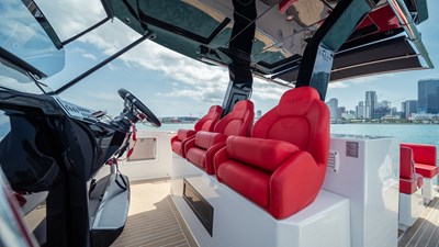 Freedom 22 Helm