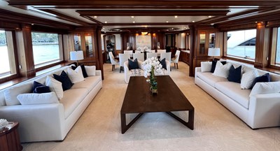 MISS STEPHANIE 1 MISS STEPHANIE 138’ (42m) Richmond Motoryacht, 2004/2023 - Main Deck Salon