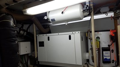 His and Hers 32 33__1988 53ft Defever 53 POC HIS AND HERS