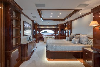 RHINO 20 21. Rhino guest cabin