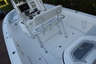 Contender 22 Sport 4 Non-Skid Self-Bailing Deck, 2 Underdeck Fish Boxes Aft