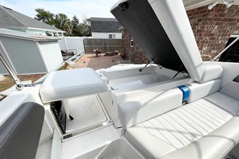 2008 Regal 2250 Cuddy 30 