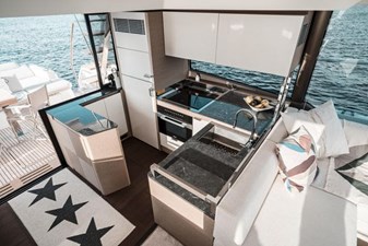 2019 Prestige 590S 47 